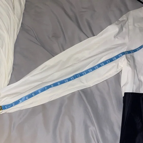 PINK Windbreaker - Picture 8 of 9